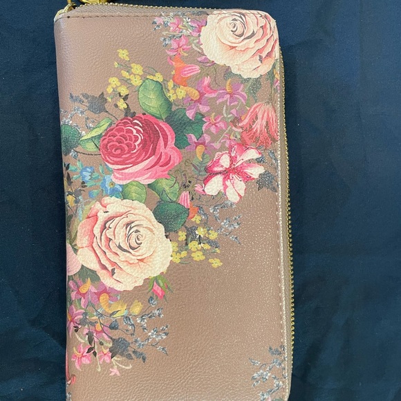 Betsey Johnson Floral Brown Wallet - Picture 4 of 5